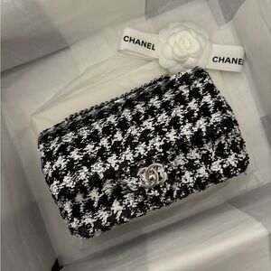 NWT 🖤 CHANEL 24A Black and White Houndstooth Sequin Mini Classic Flap Bag